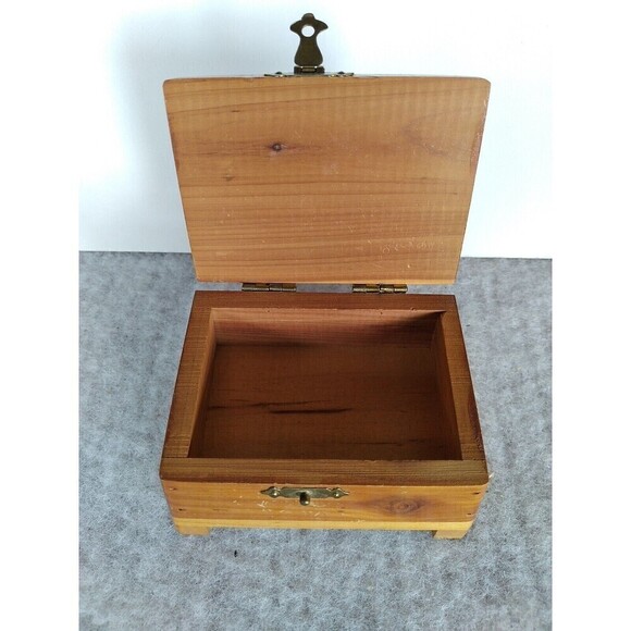 Vintage 1950s Cedar Diary Trinket Keepsake Box Coney Island  Souvenir 3.5x3 x2 - Picture 6 of 6